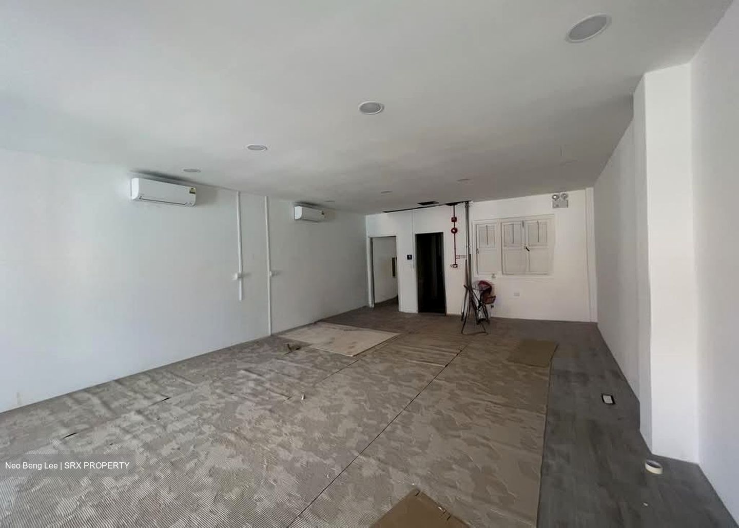 Dickson Road (D8), Retail #591612821